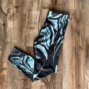 SPANX Booty Boost 7/8 Leggings in Black and Blue Marble